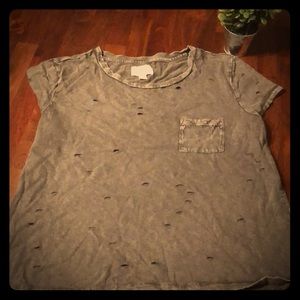 Distressed short-sleeve American Eagle top. Size S